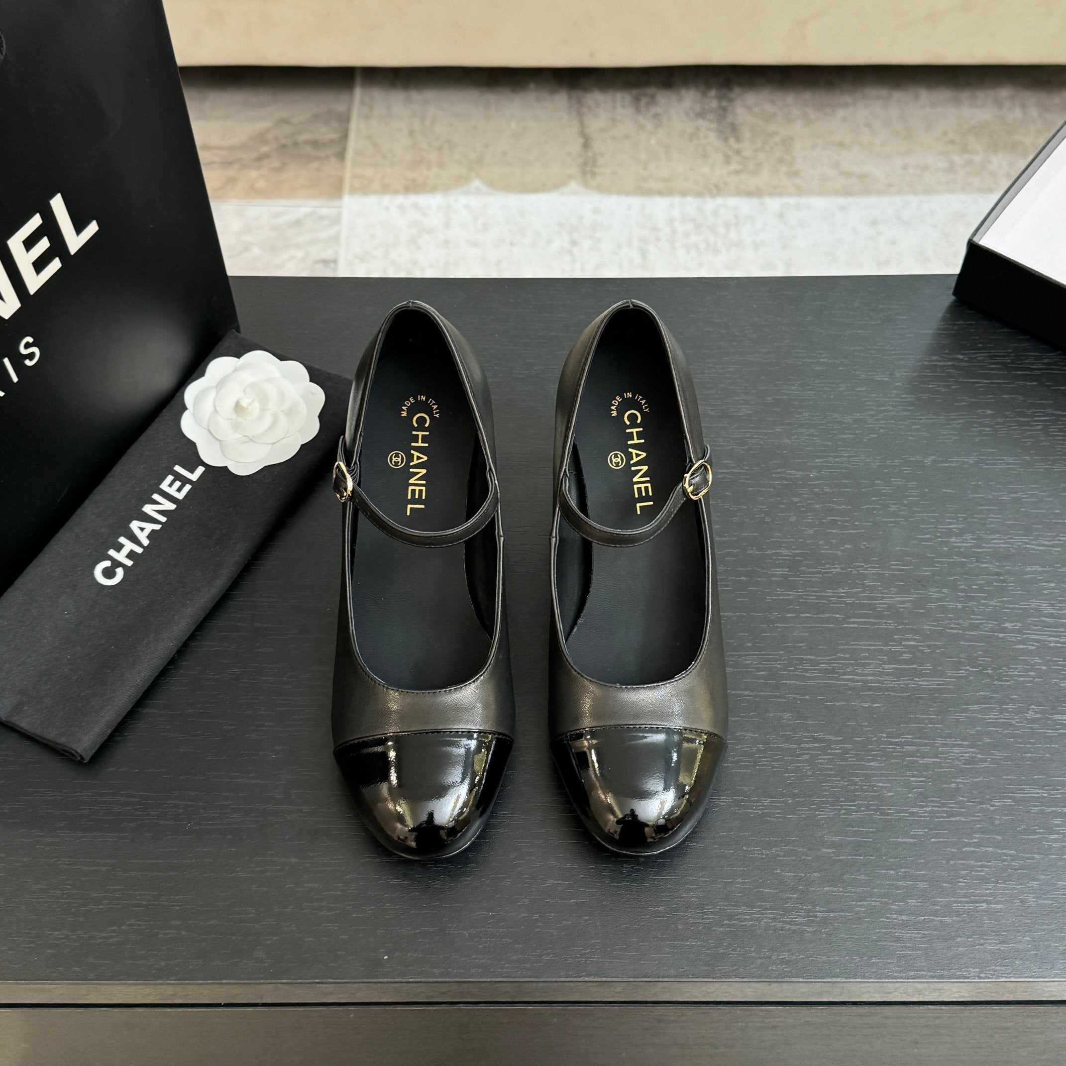 Black Mary Janes Pump