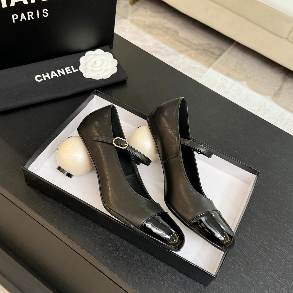 Black Mary Janes Pump