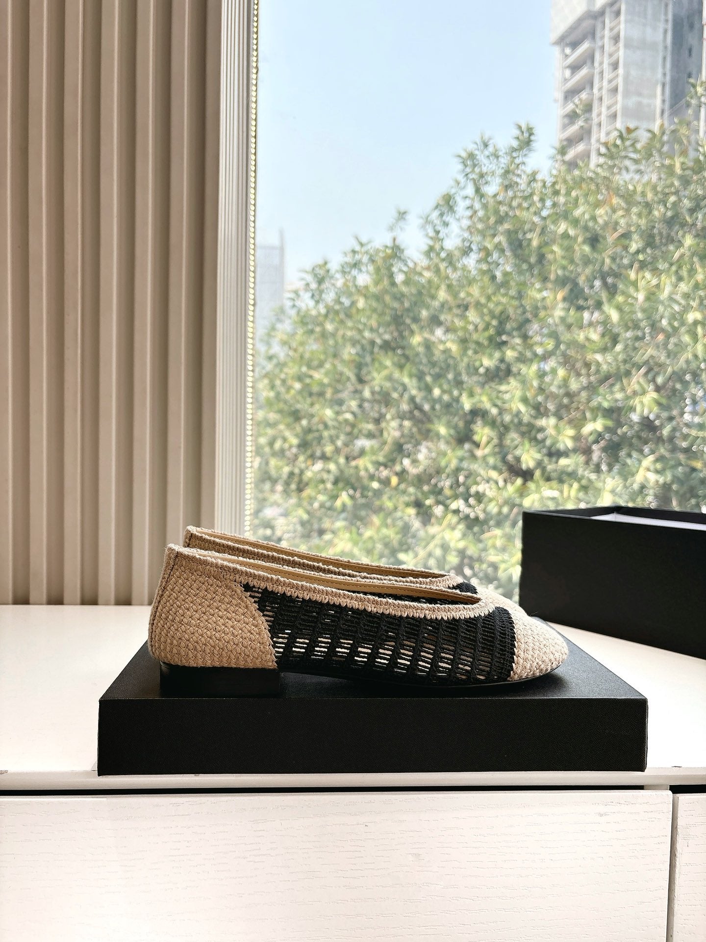 Black & Beige Raffia Ballet Flats