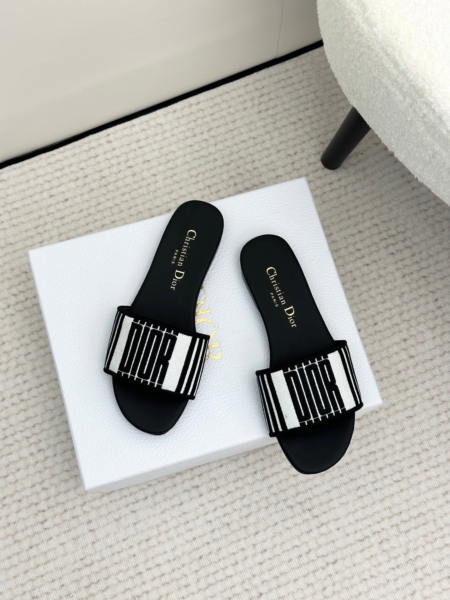 Black & White Cotton Dway Slide