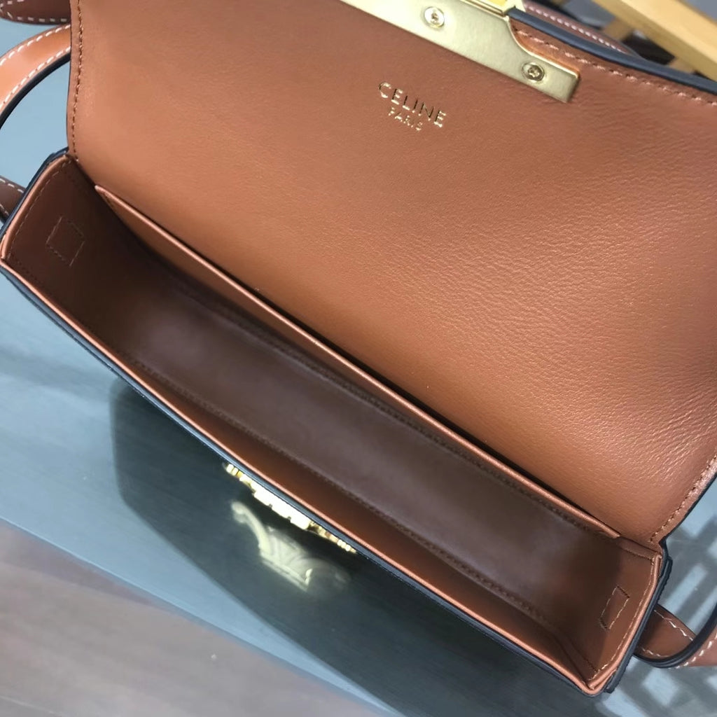 Tan triomphe shoulder bag