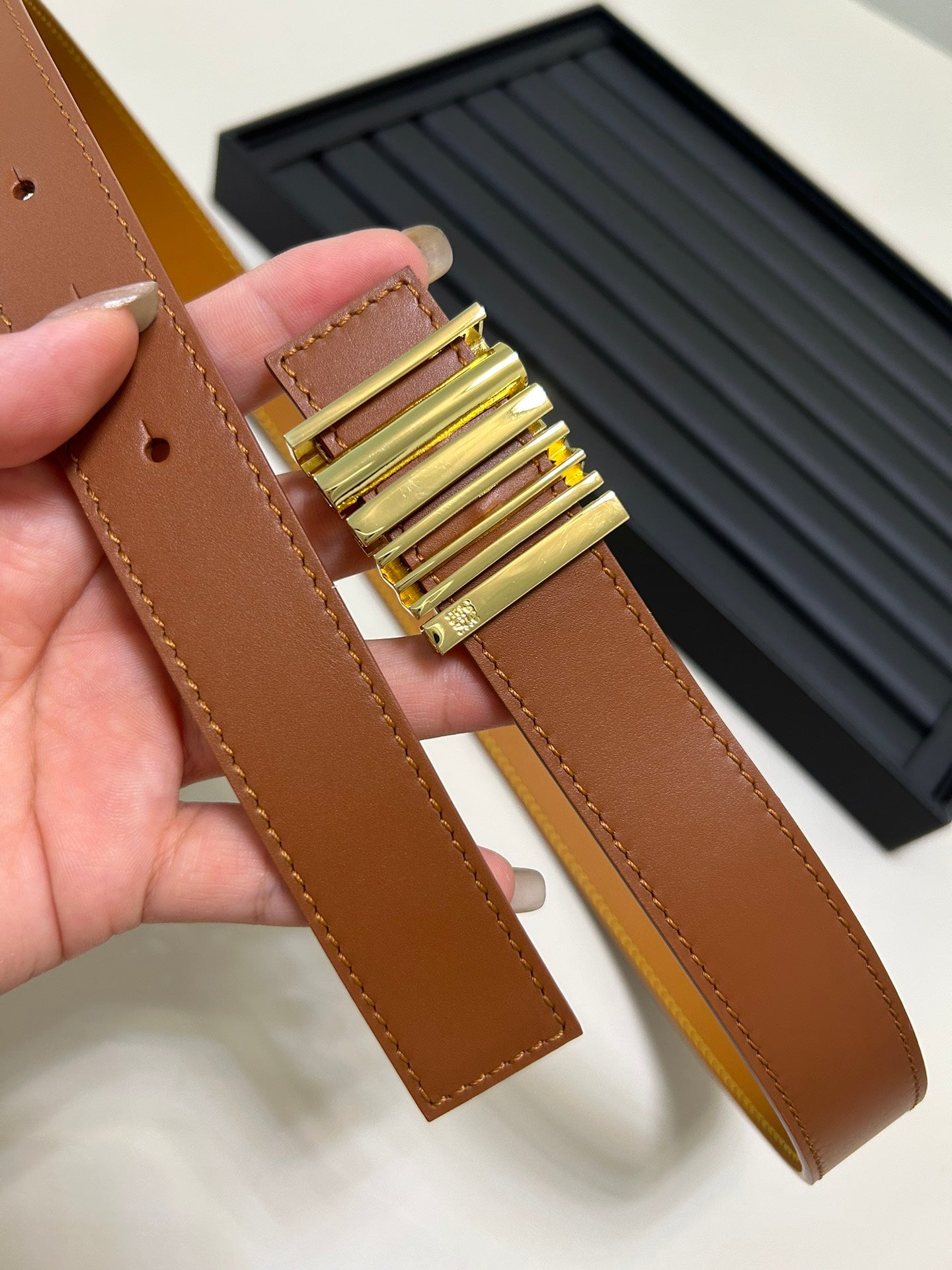 Oak/Gold Graphic Belt
