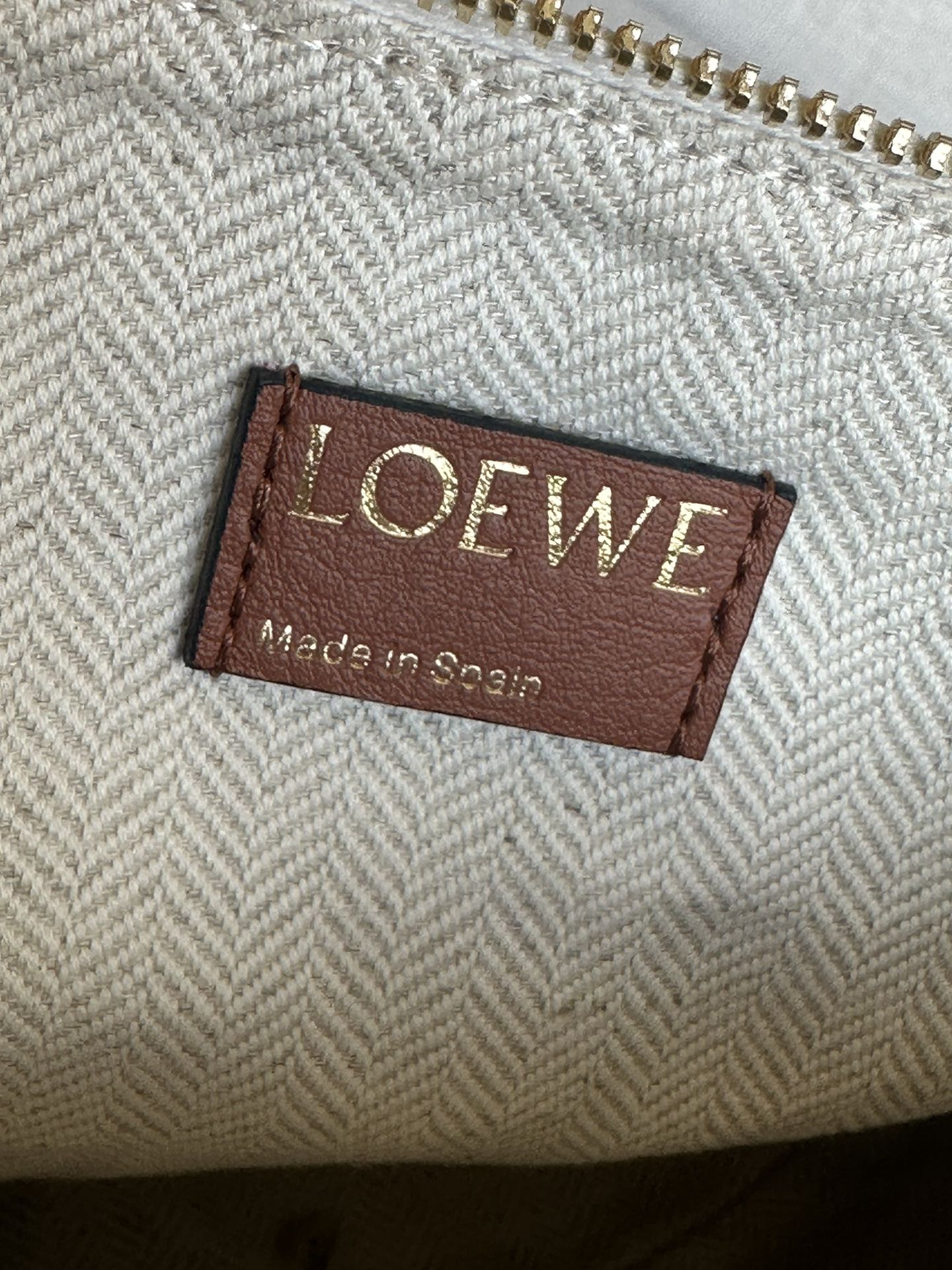 Ecru/Tan Oblong Pouch