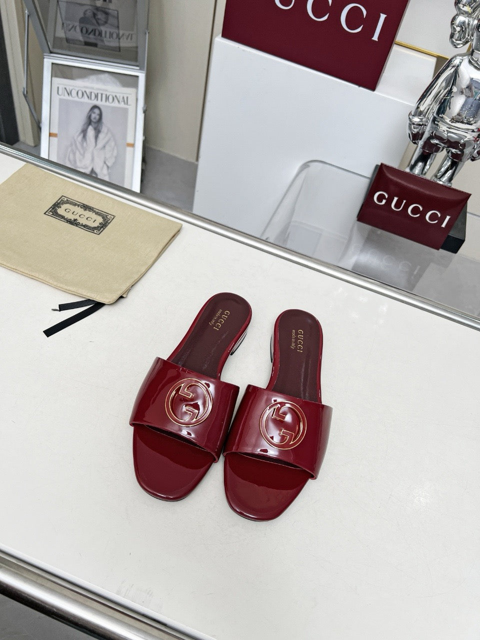Rosso Ancora Red Round Interlocking Sandal