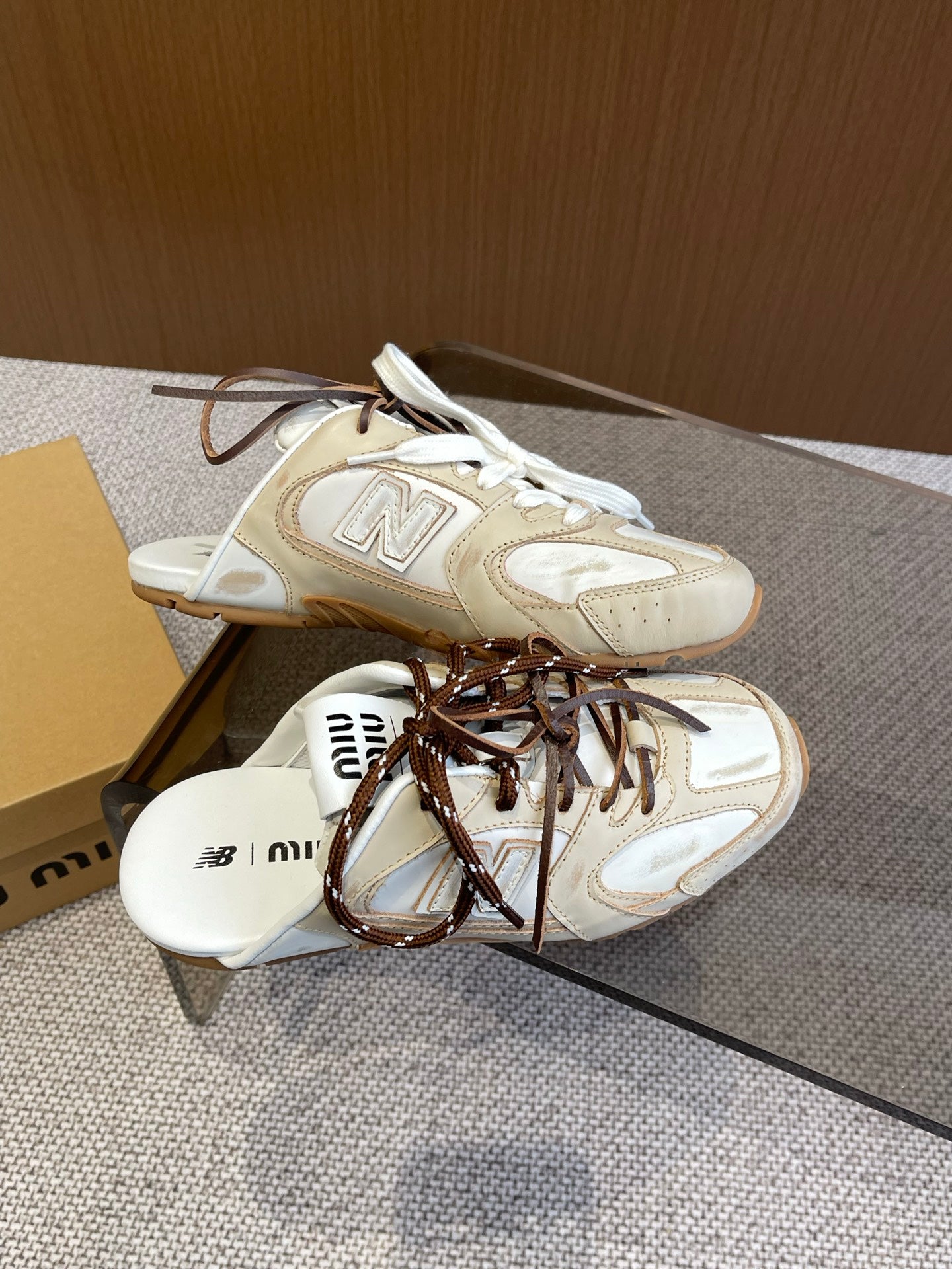 Travertine Gray/White 530 SL Deco Leather Mules