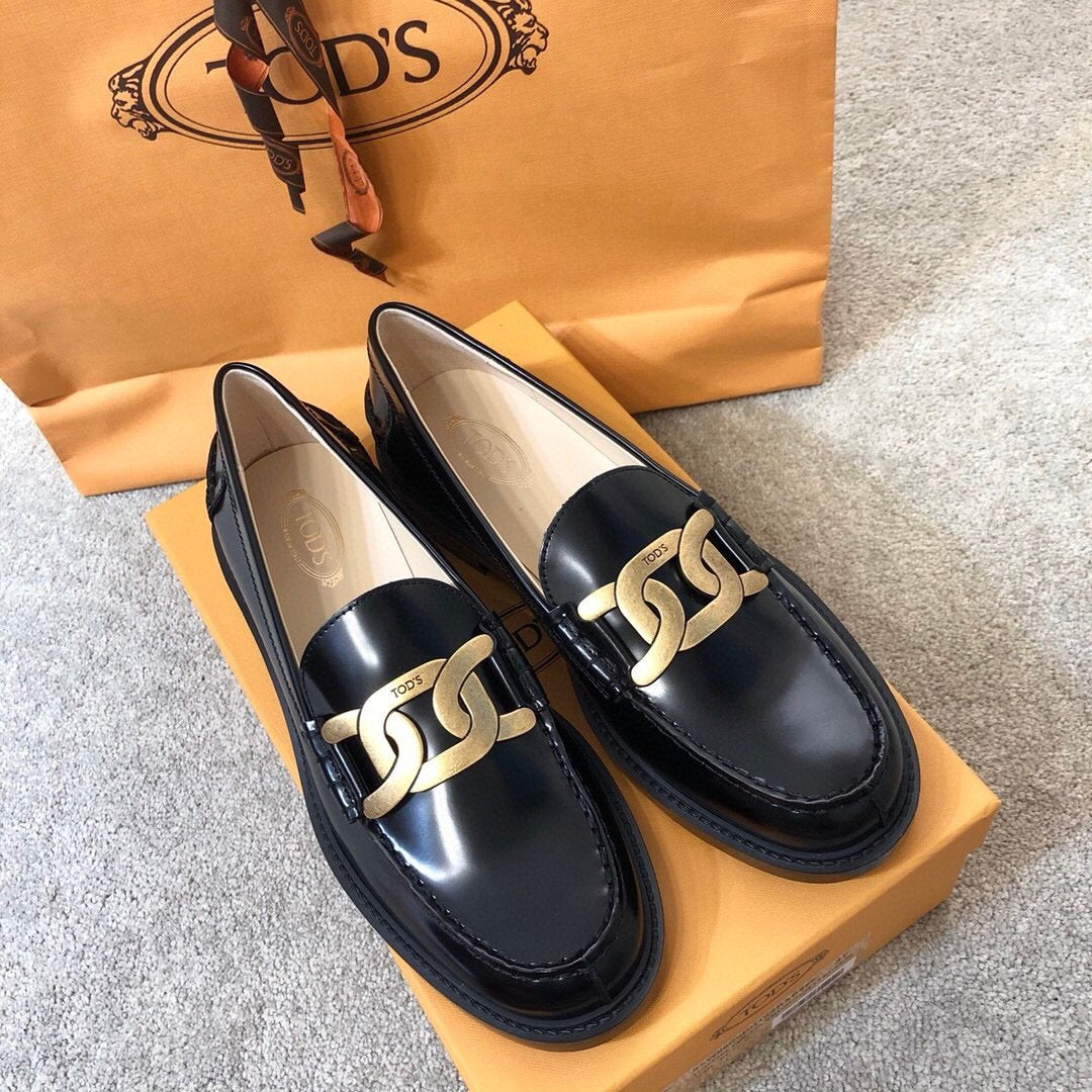 Black T loafers in leather