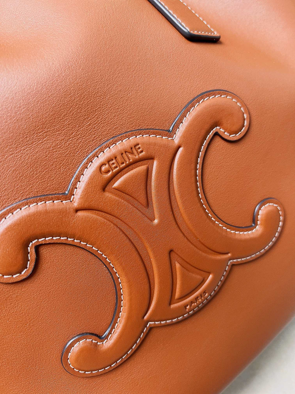 Tan Cabas Drawstring Triomphe