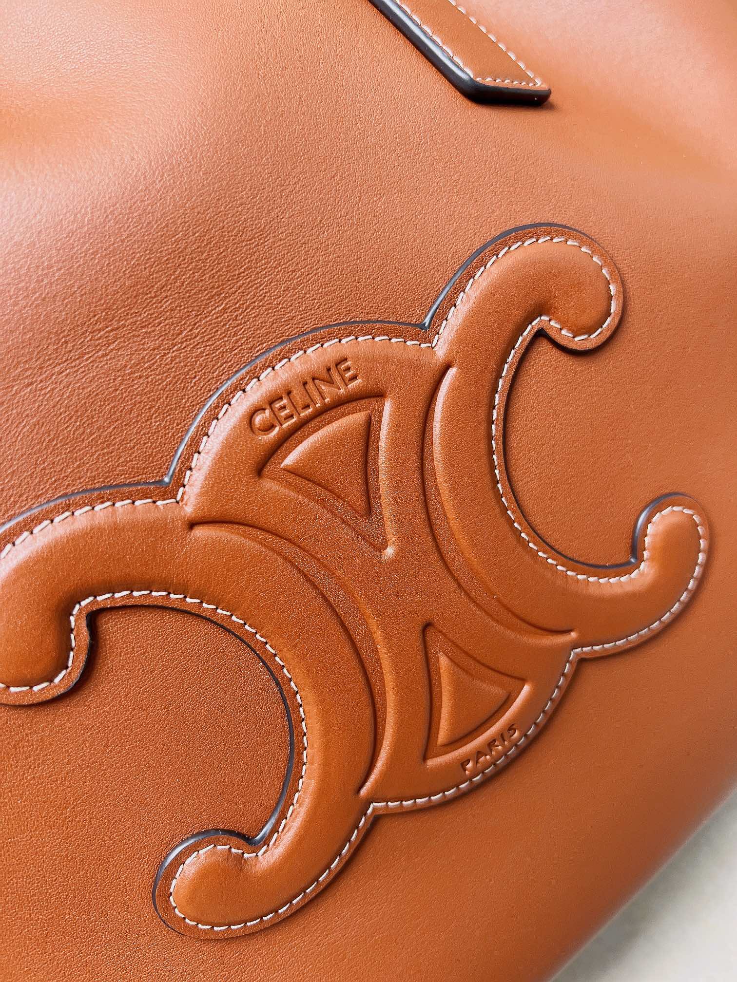 Tan Cabas Drawstring Triomphe