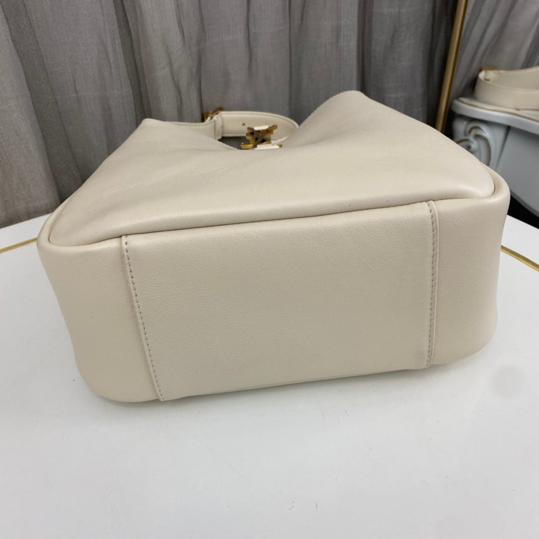 Blanc Vintage Le 5 à 7 Small Leather Shoulder Bag