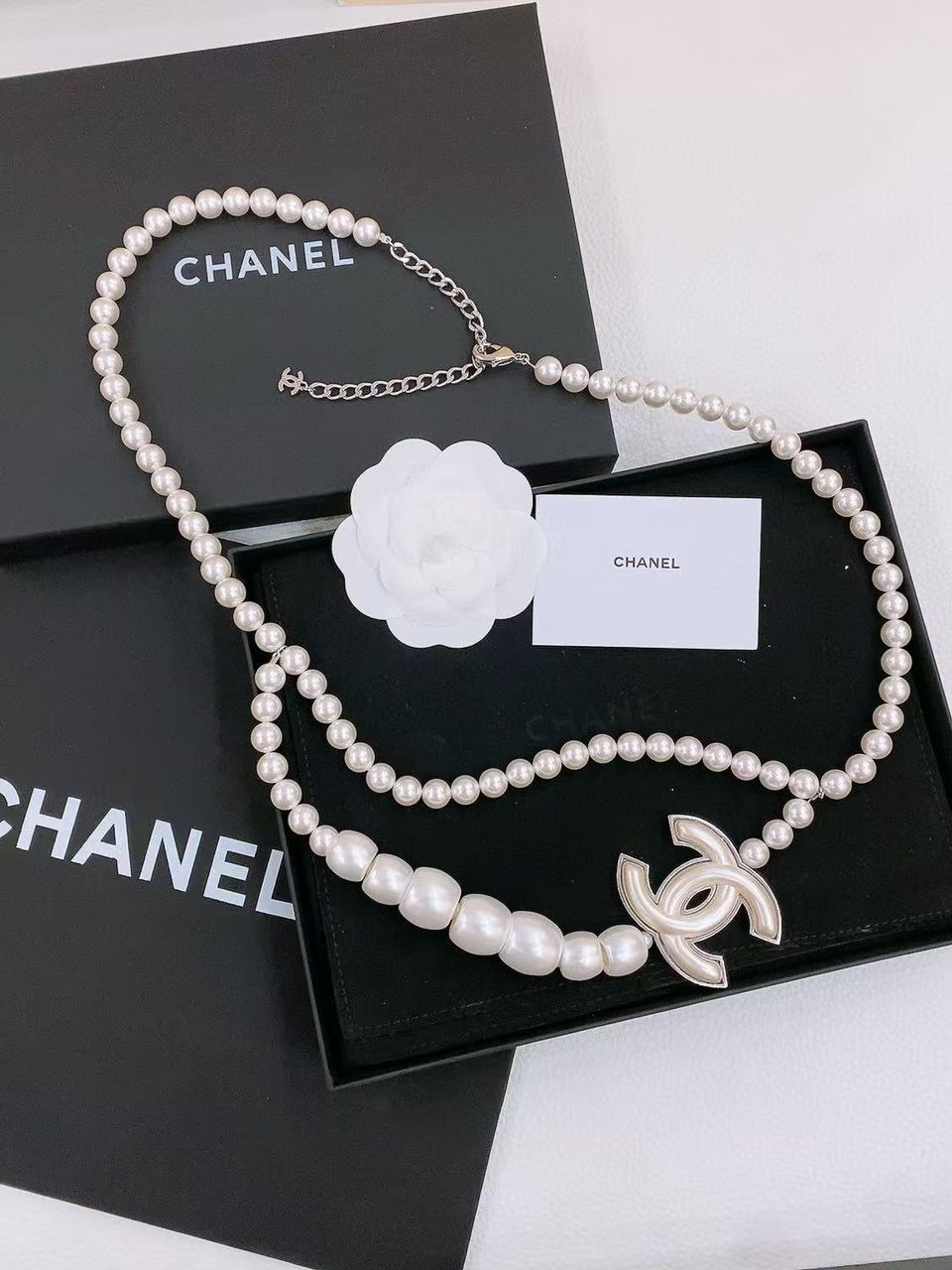 Silver & Pearly White Chain Belt