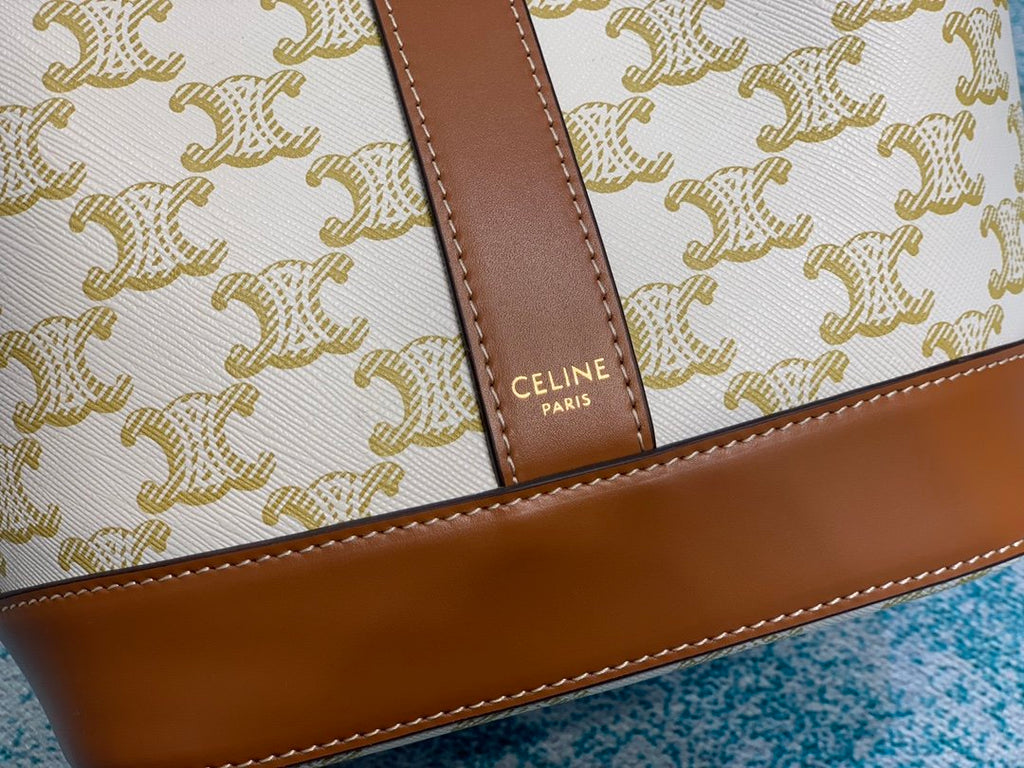 White C small bucket bag