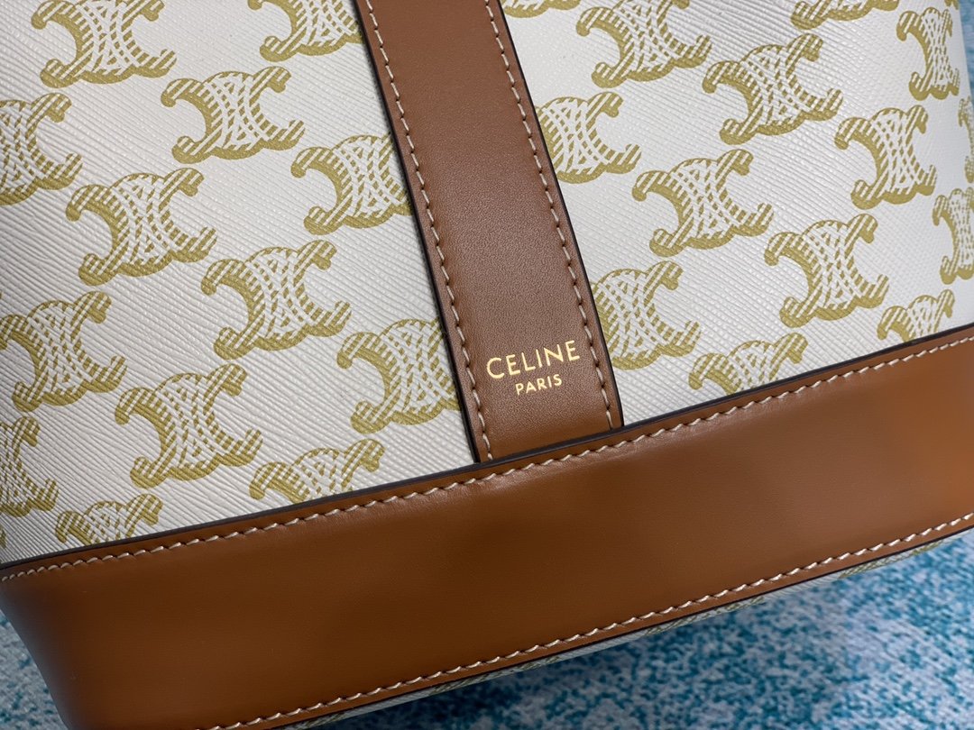 White C small bucket bag