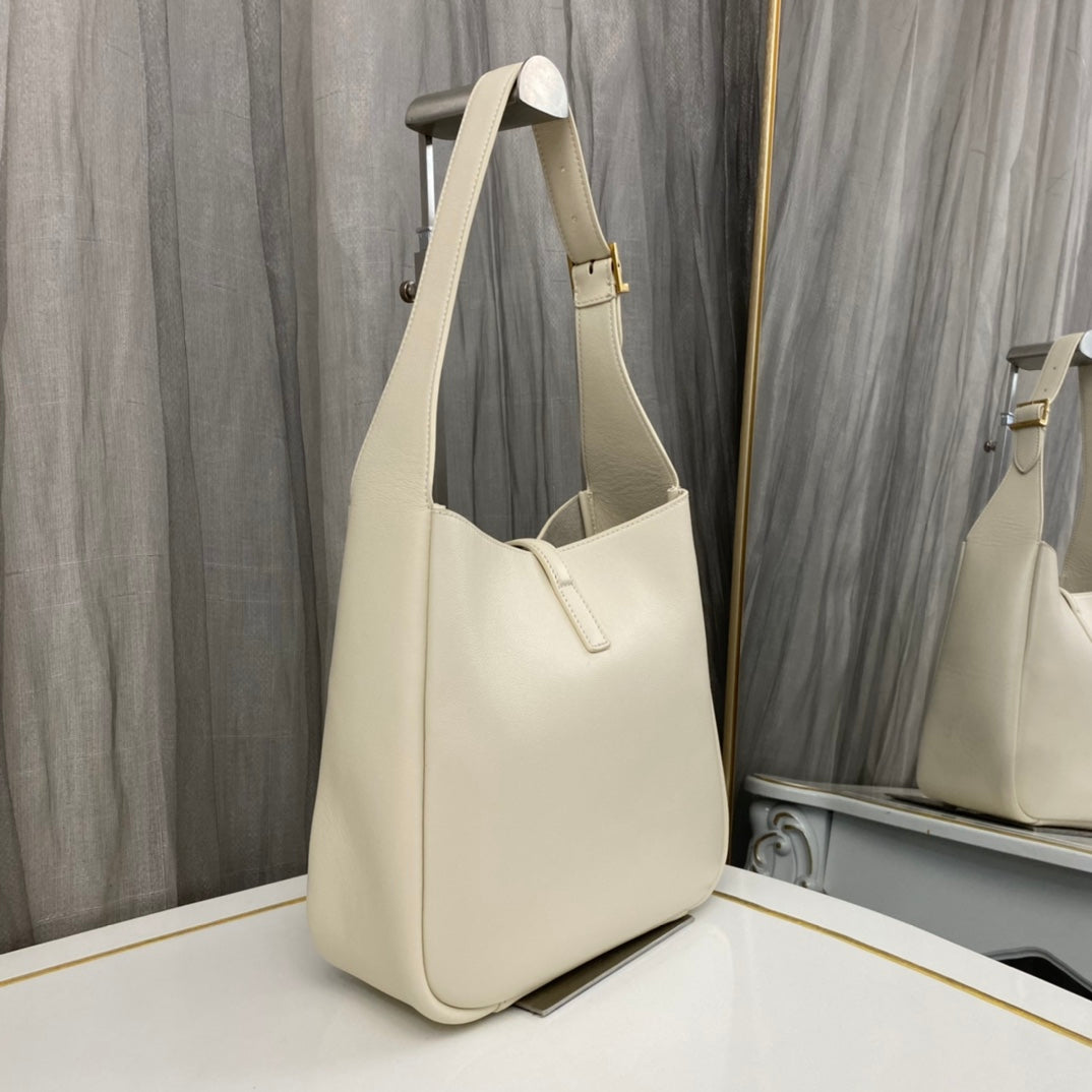 Blanc Vintage Le 5 à 7 Small Leather Shoulder Bag