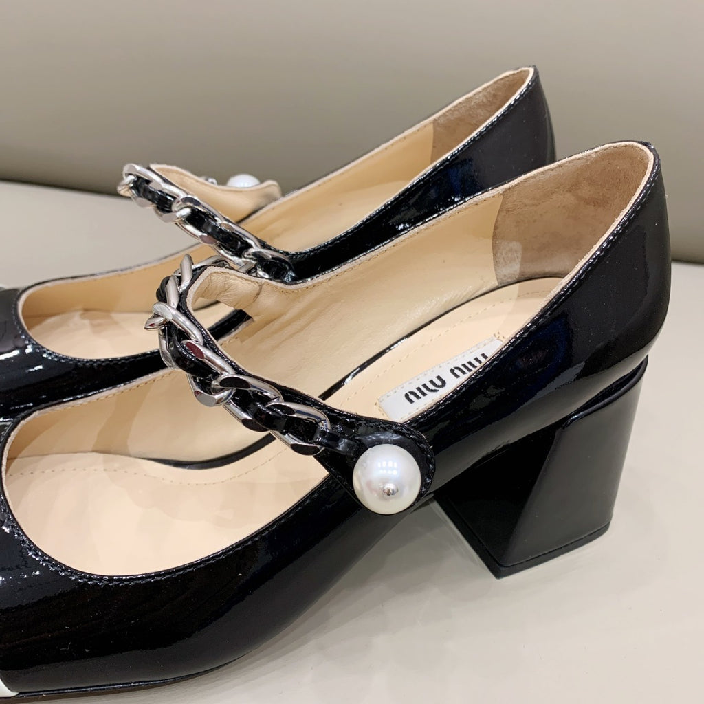 White & black MM patent leather 65 mm pumps