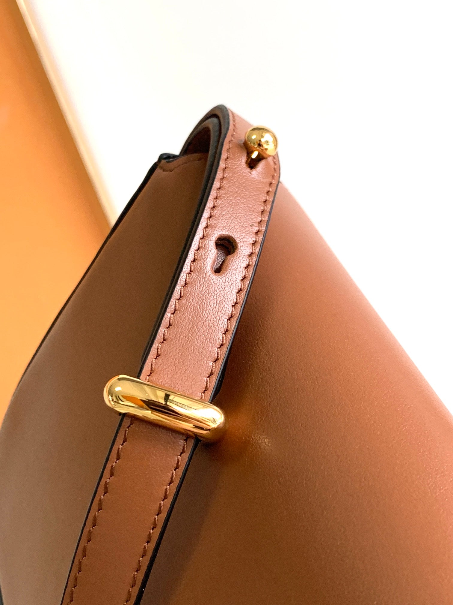 Cognac P Leather Shoulder Bag