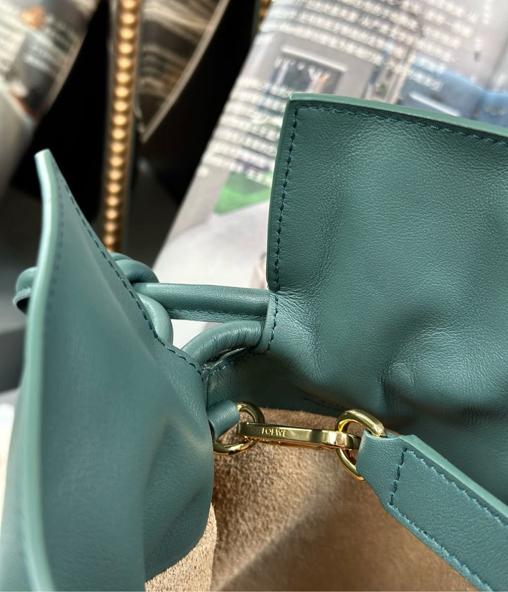 Vetiver Medium Flamenco Clutch