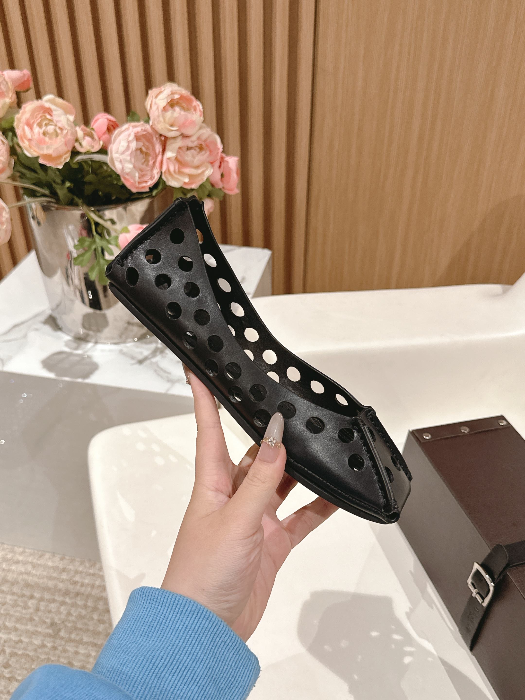 Black Perfo Ballet Flats