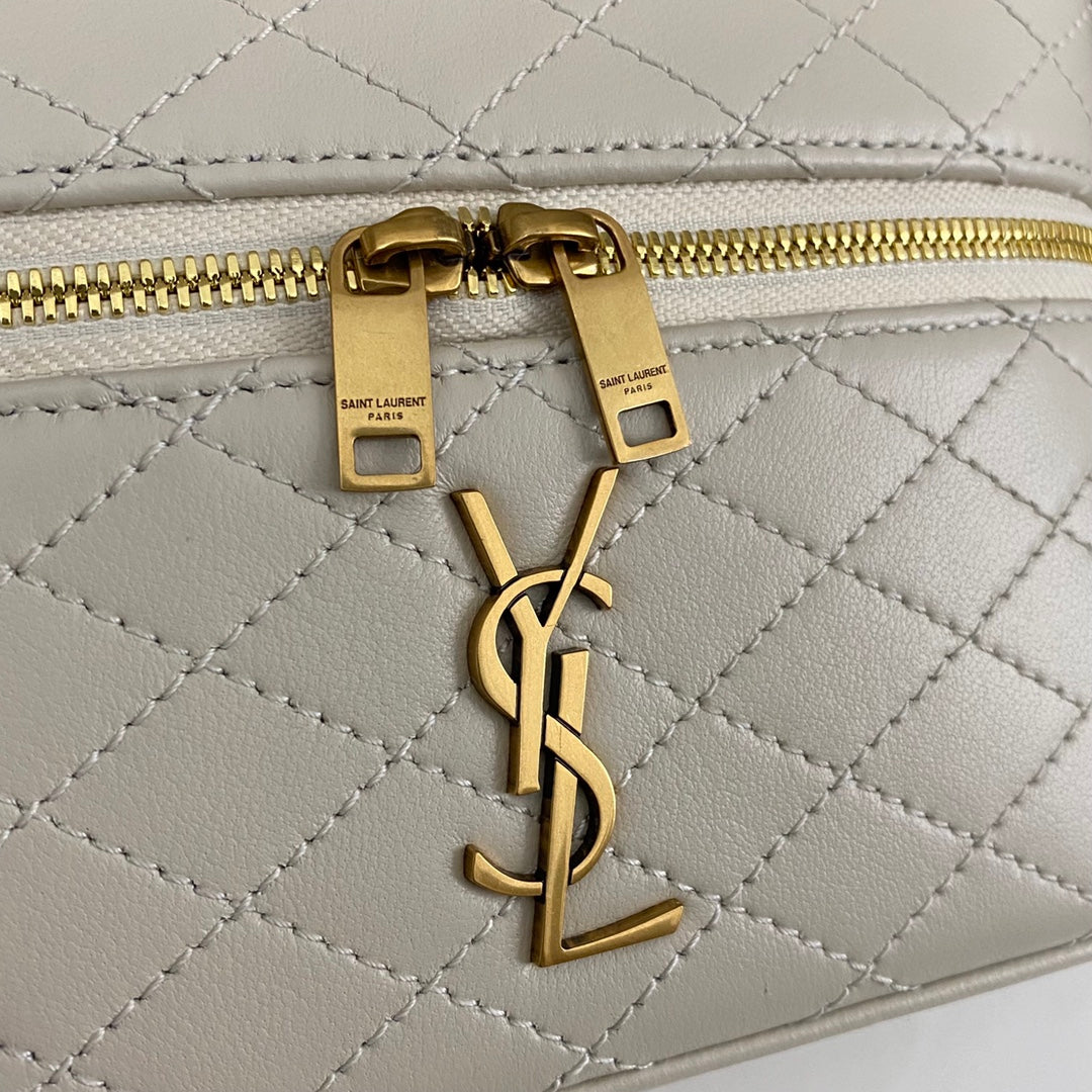 Blanc Vintage Gaby Vanity Bag