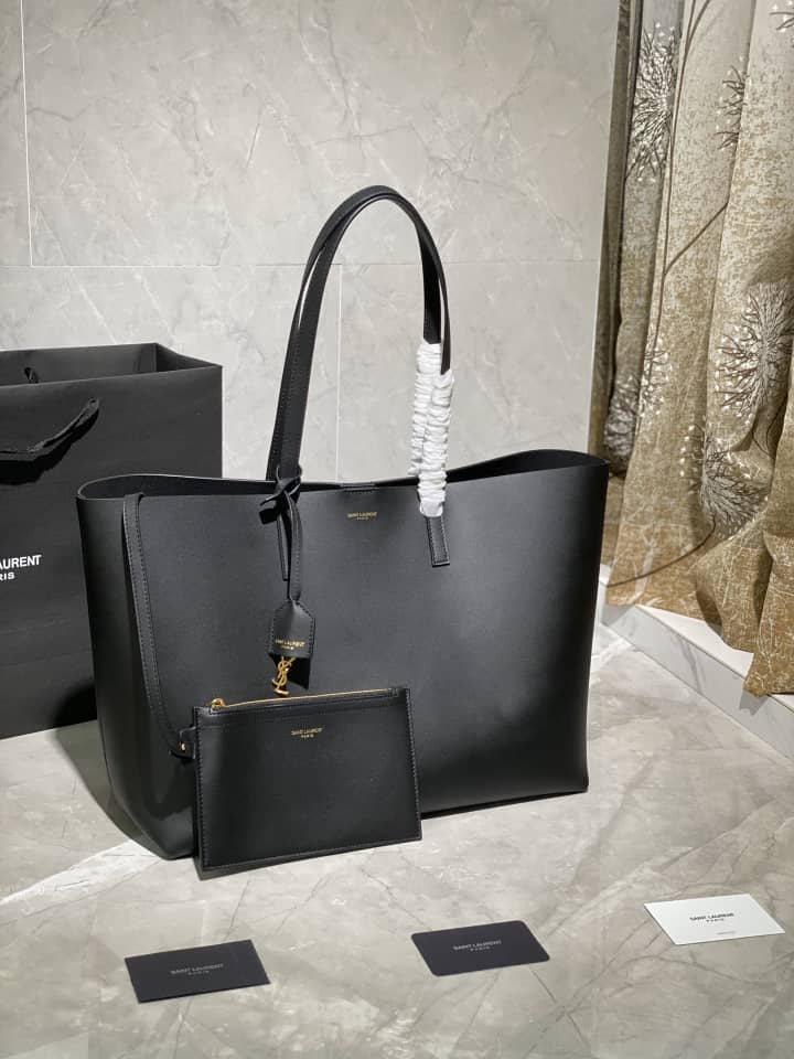 Black E/W shopping bag