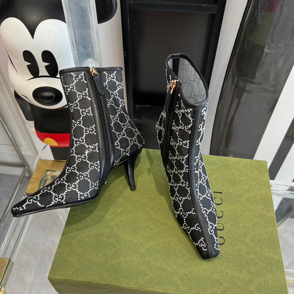 Black Mid-Heel Boot