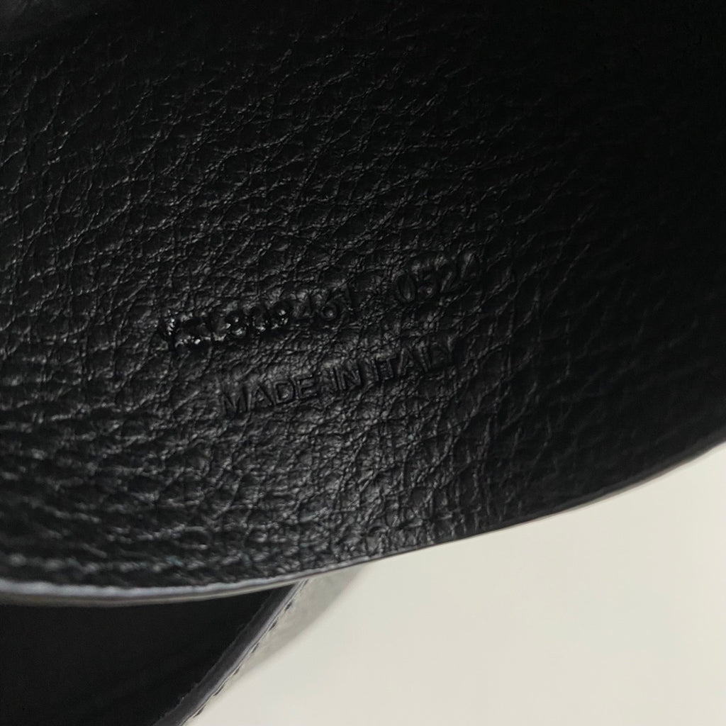 Black Le 5 à 7 Supple Baby In Grained Leather