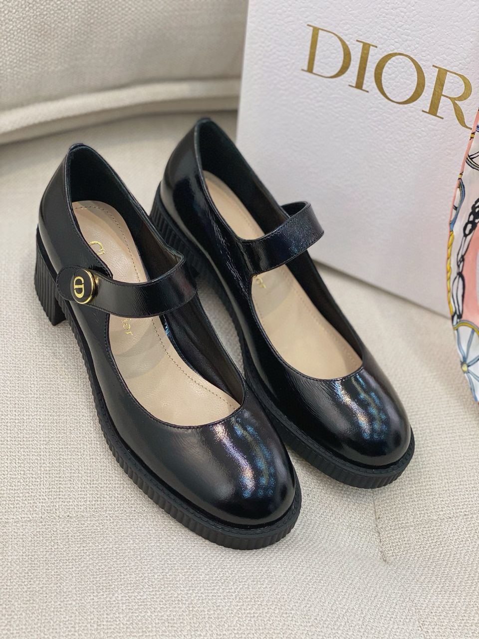 Black Shiny Doll Pump