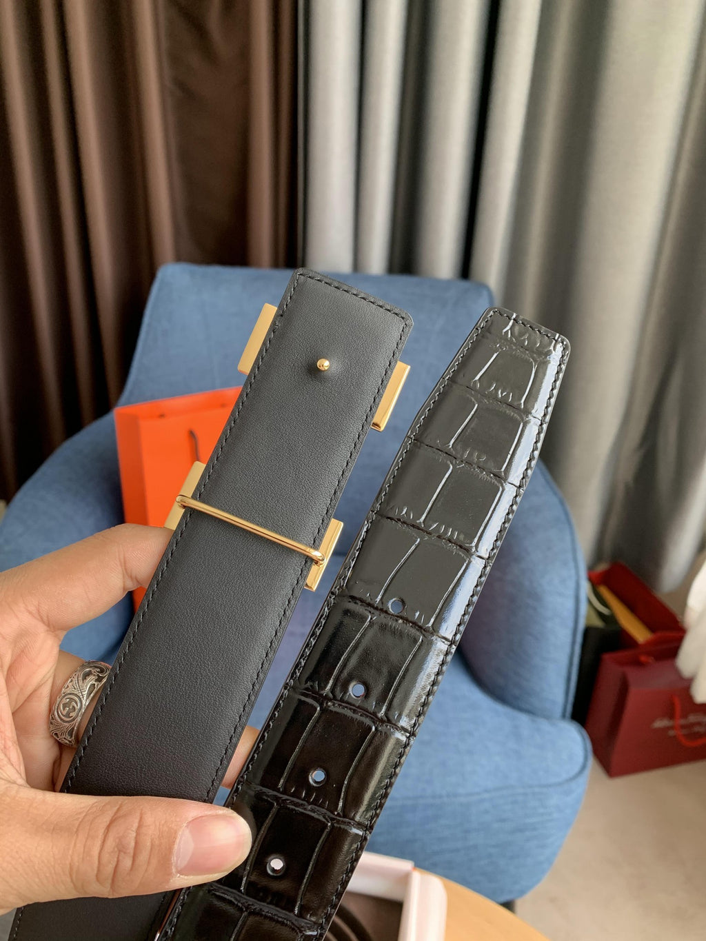 Noir H gold belt buckle & leather strap