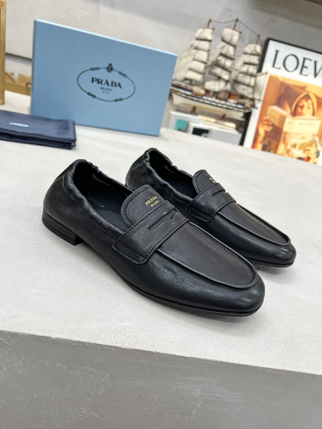 Women's Black Shuffle Antiqued Leather Loafers