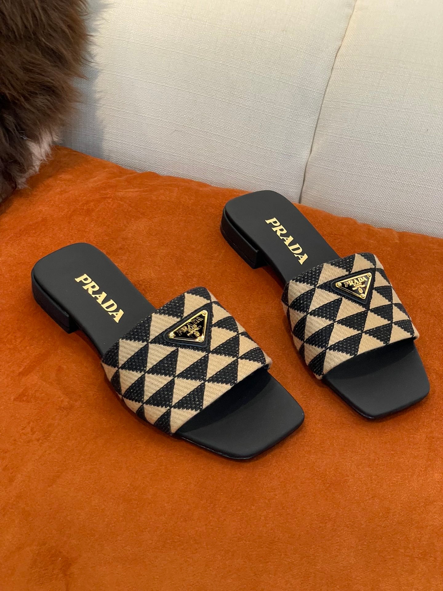 Black & beige PE fabric slides