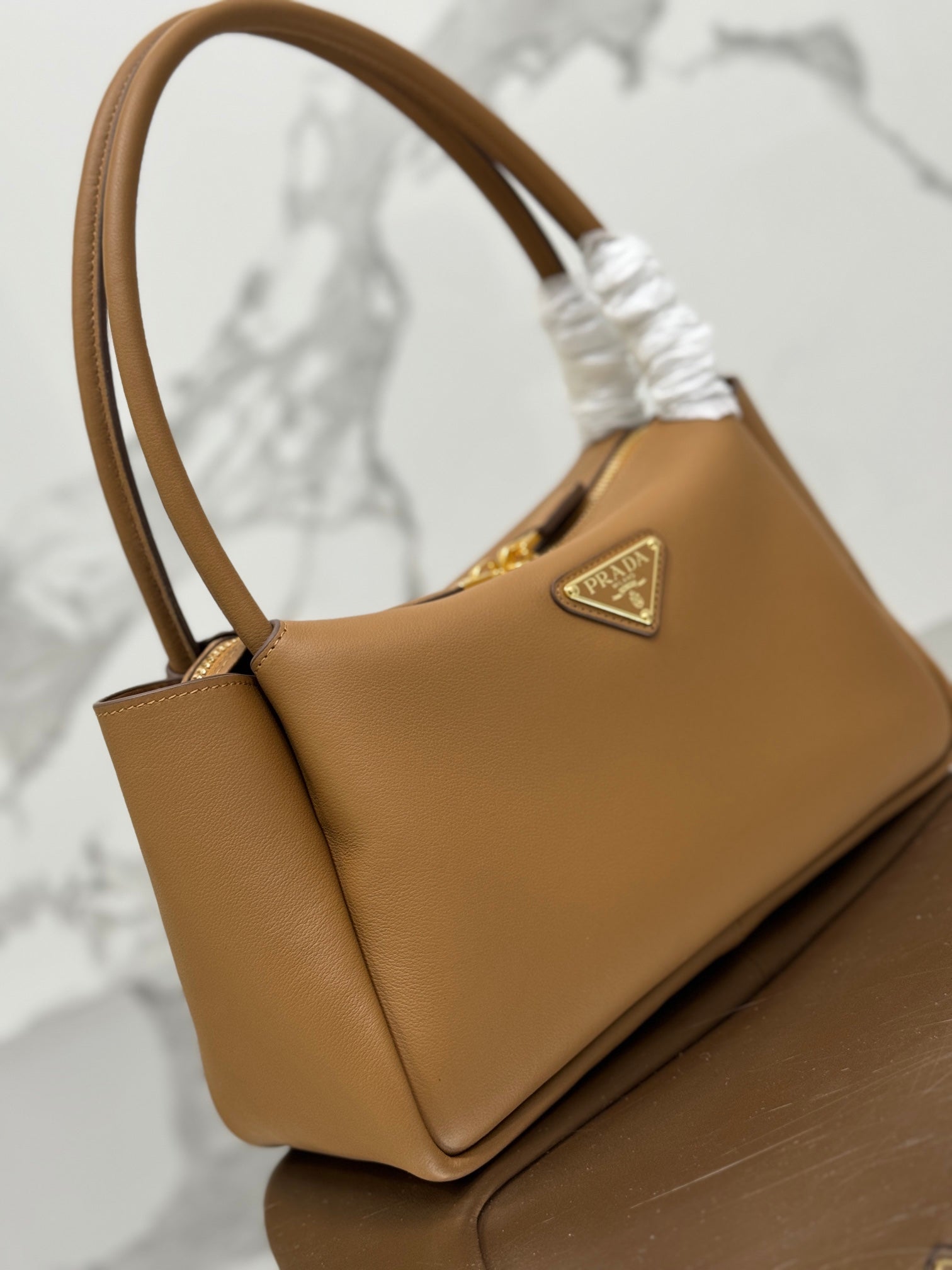 Caramel P Medium Leather Handbag