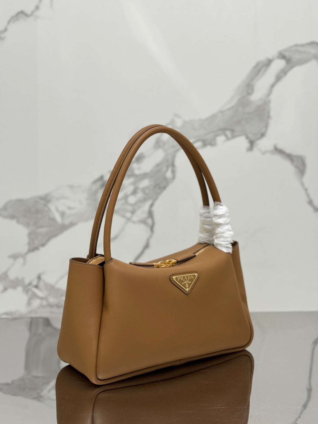 Caramel P Medium Leather Handbag