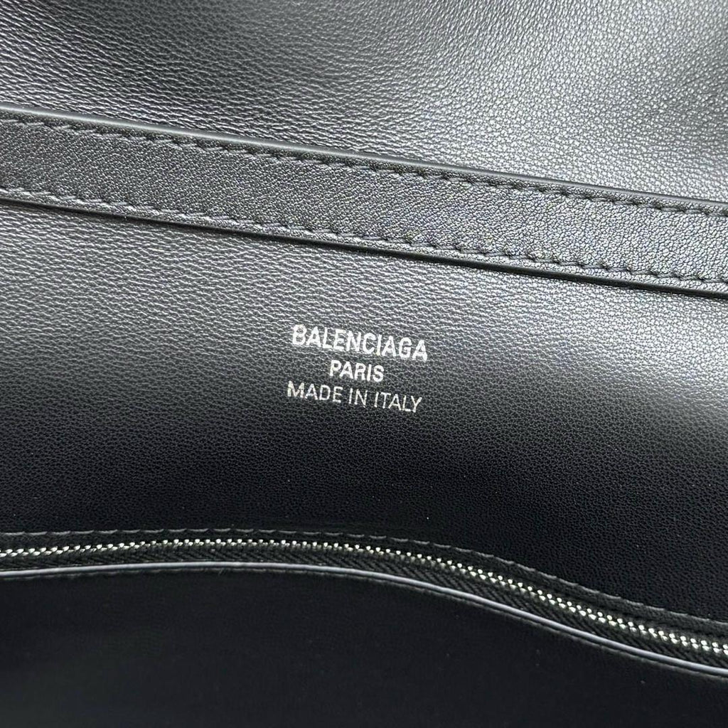 Black BR Medium Handbag With Silver Hardware