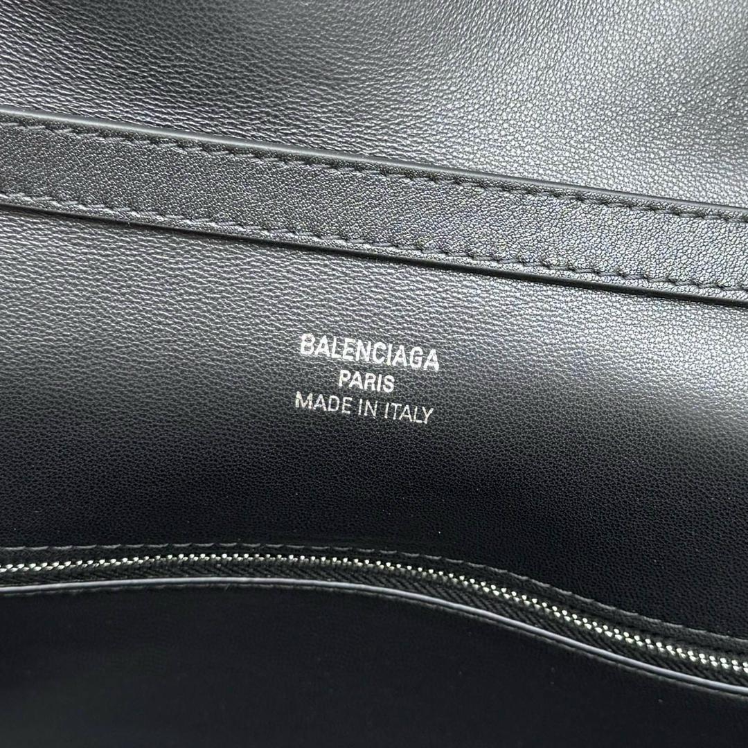 Black BR Medium Handbag With Silver Hardware