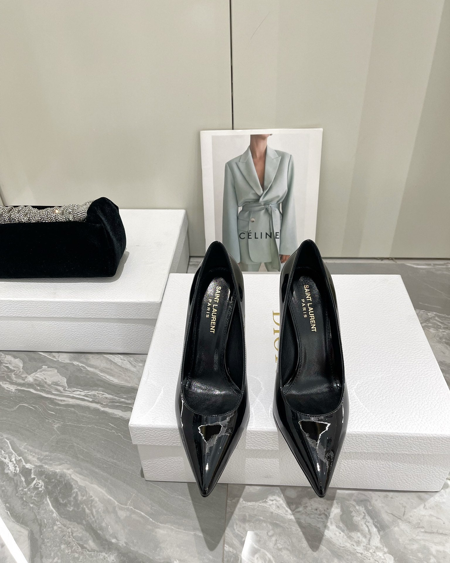 Black YO pump with gold heel