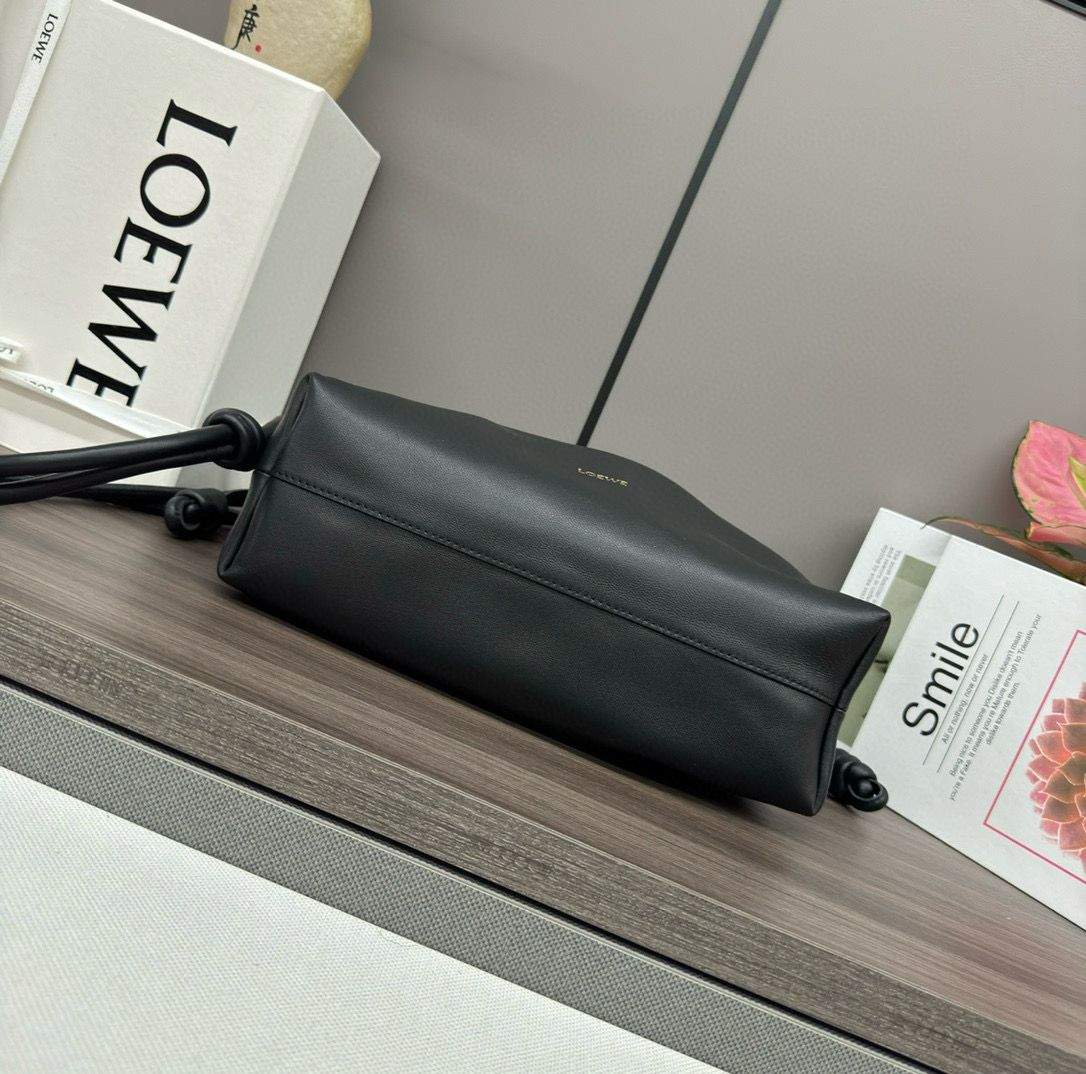 Black Medium Flamenco Purse