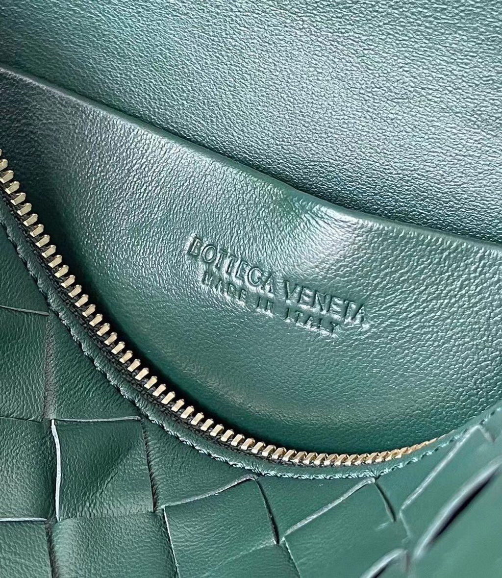 Raintree BL cross-body small bag