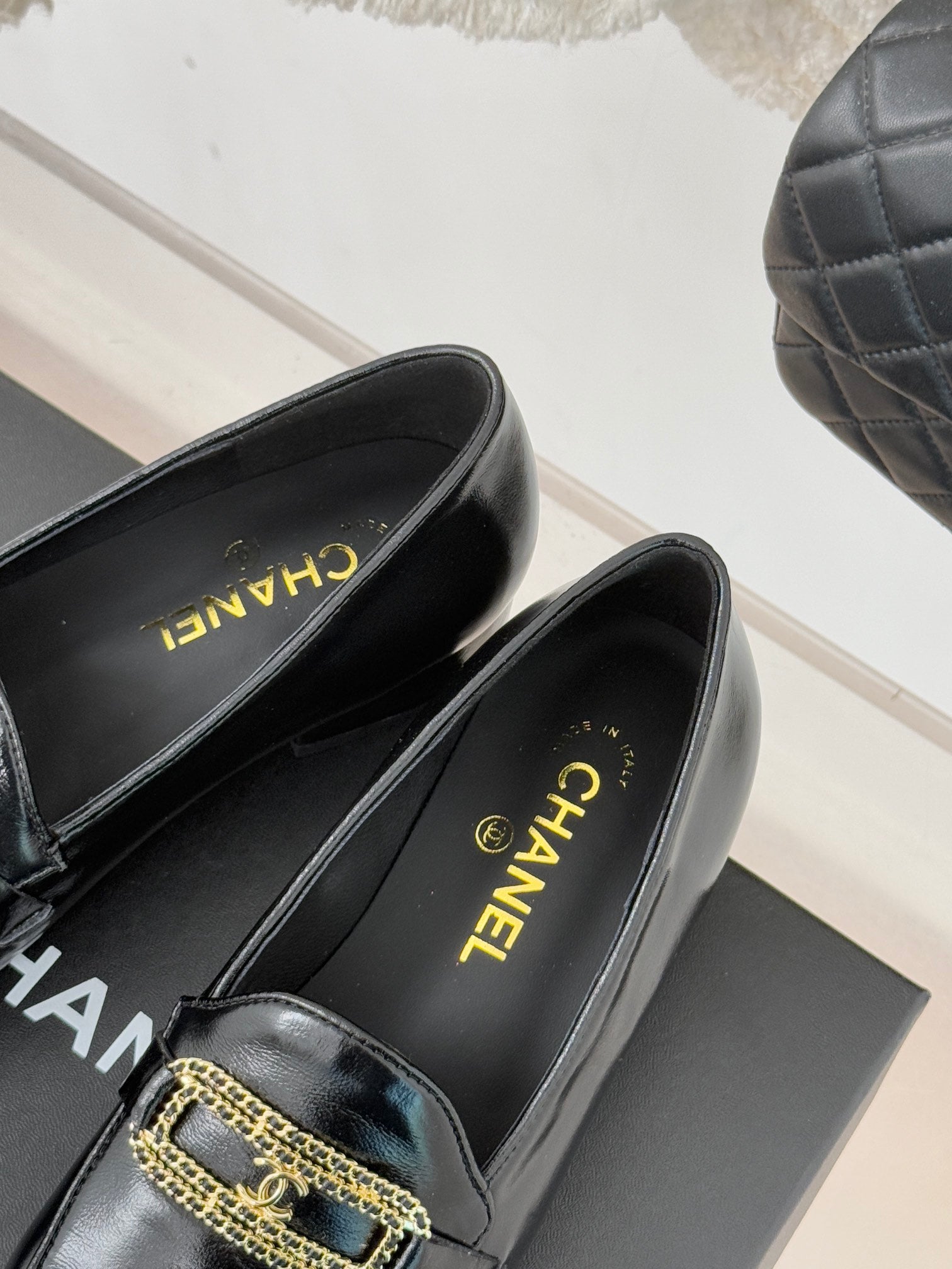 Black Crumpled Shiny Leather