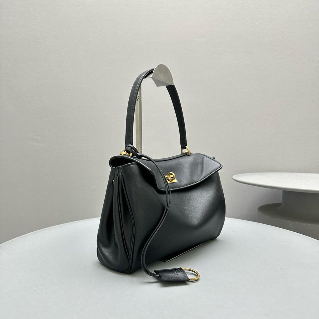 Black BR Small Handbag With Gold Hardware