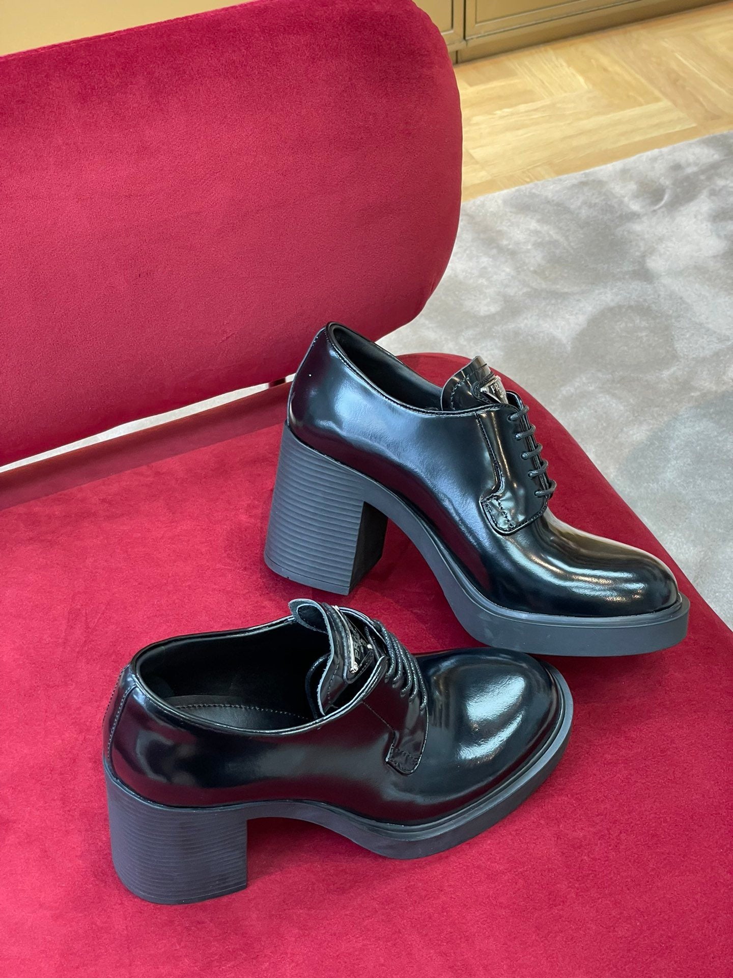 Black heeled brushed leather lace-ups