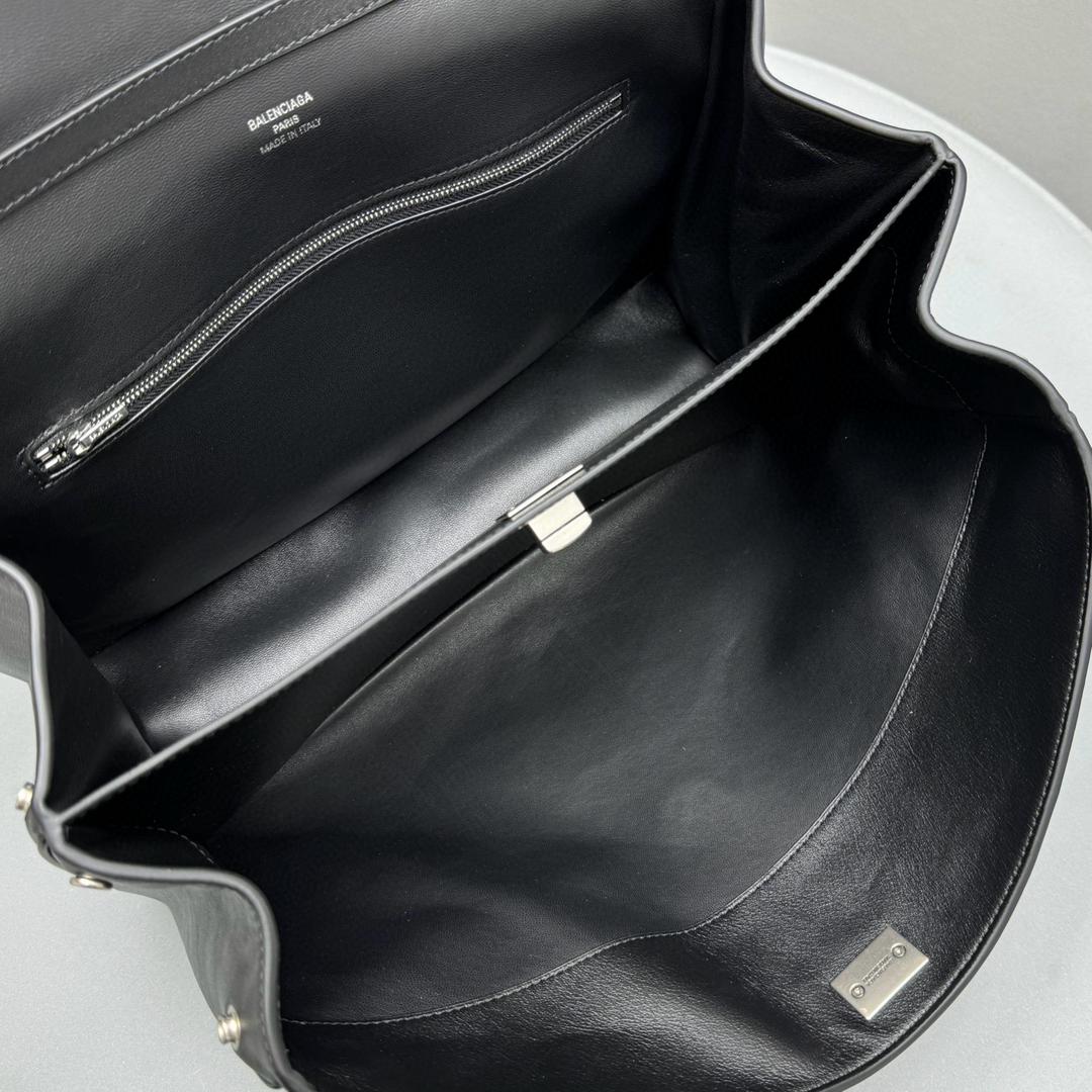 Black BR Medium Handbag With Silver Hardware