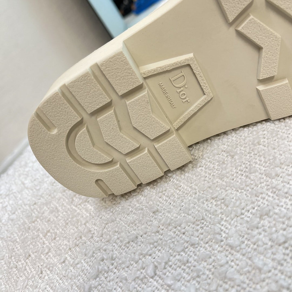 White DQ strap slide