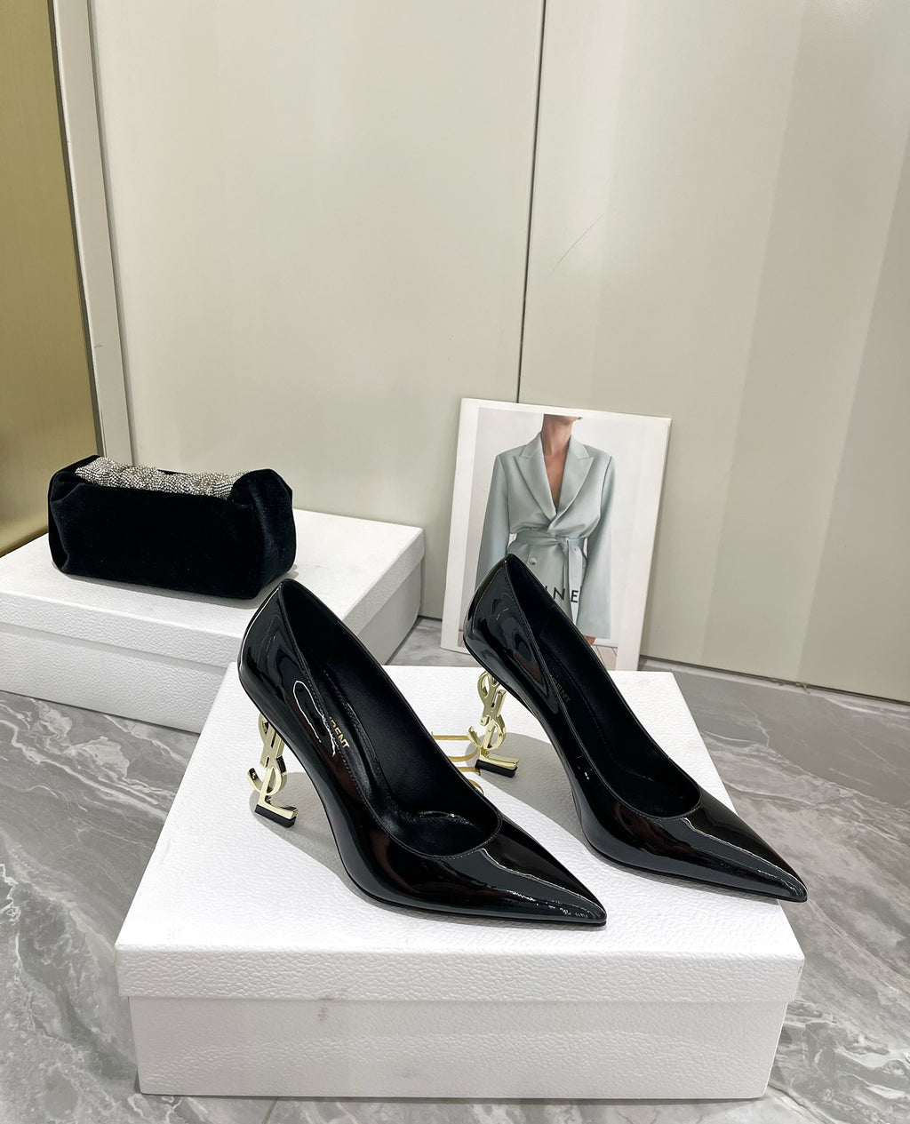 Black YO pump with gold heel