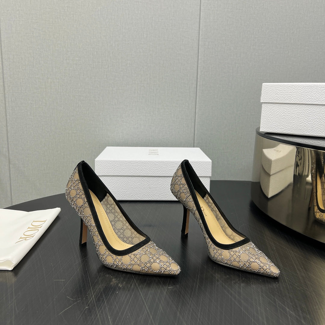 Black & Nude Capture Pump