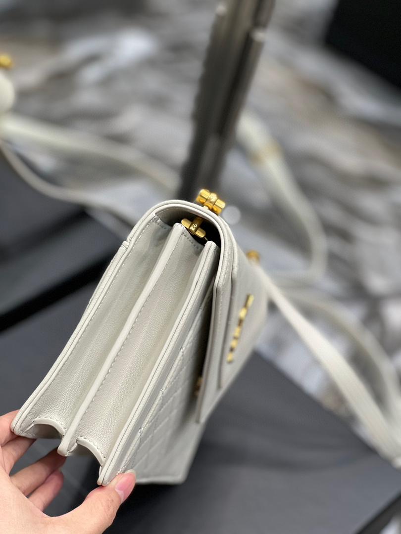 Blanc vintage mini GS in quilted leather