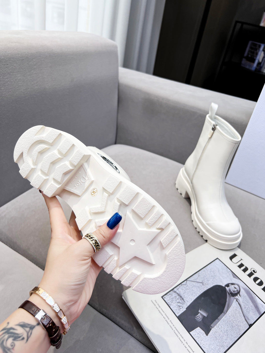 White DS ankle boot