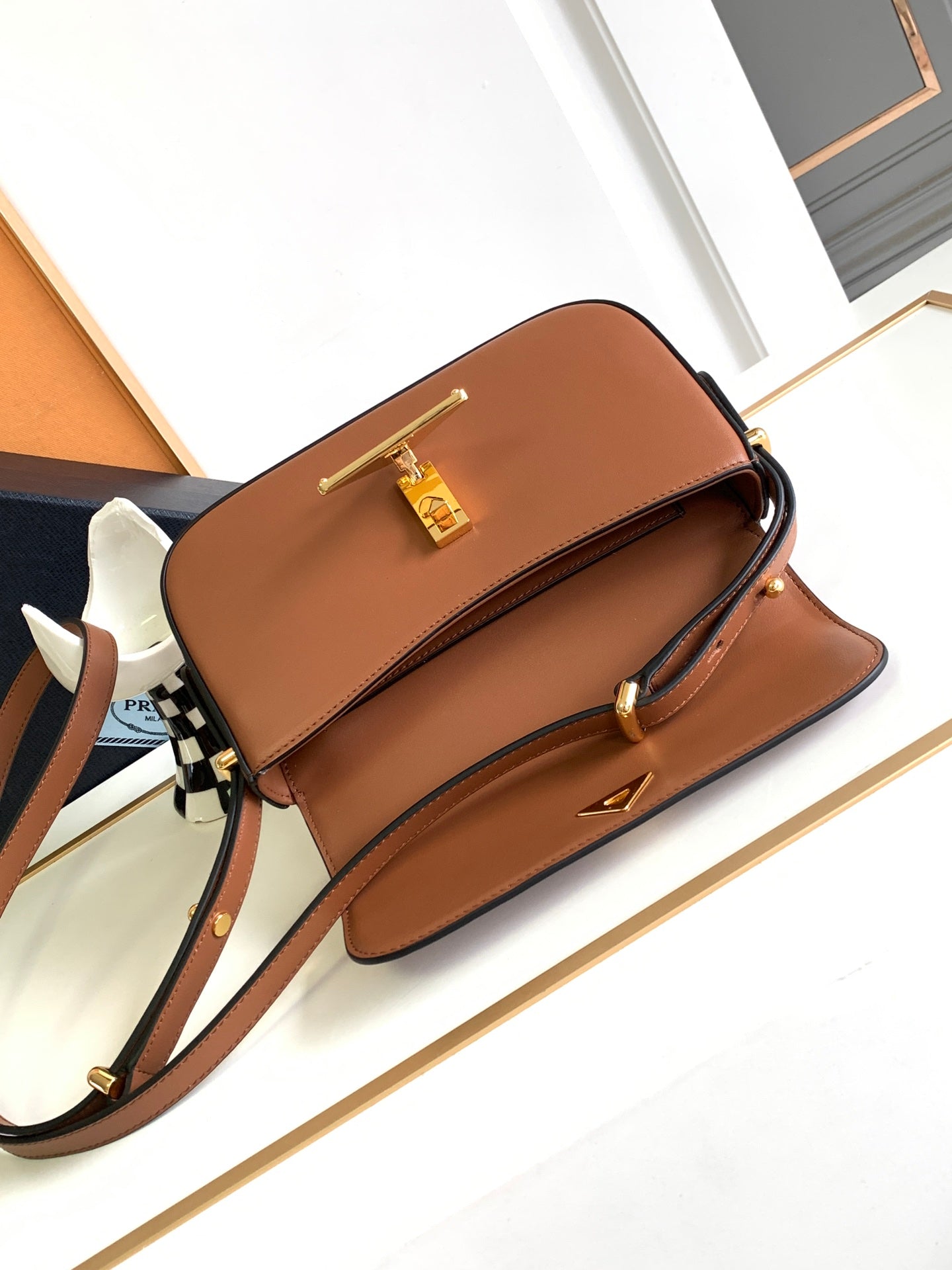 Cognac P Leather Shoulder Bag