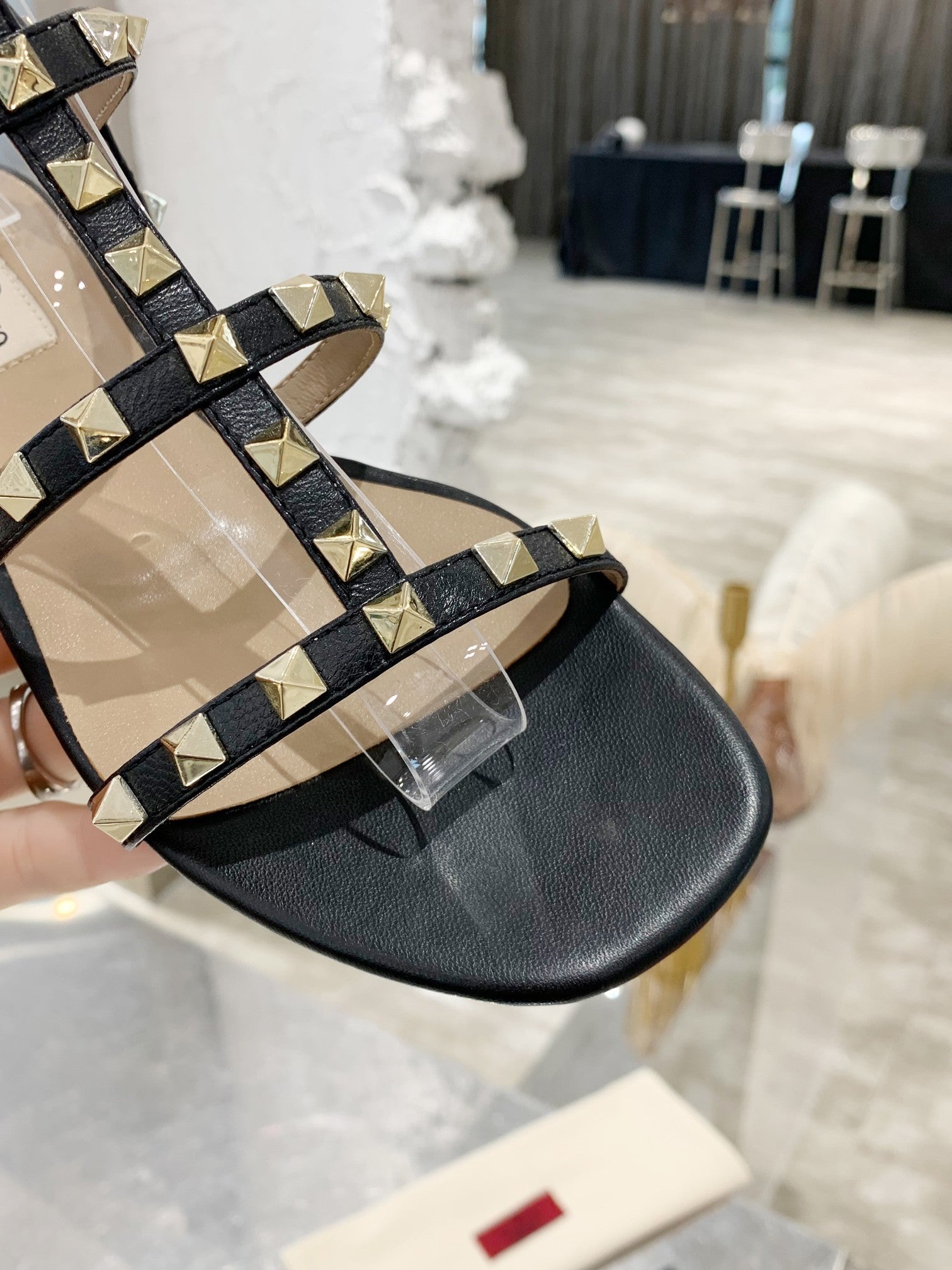 Black VR Flat Sandal With Straps