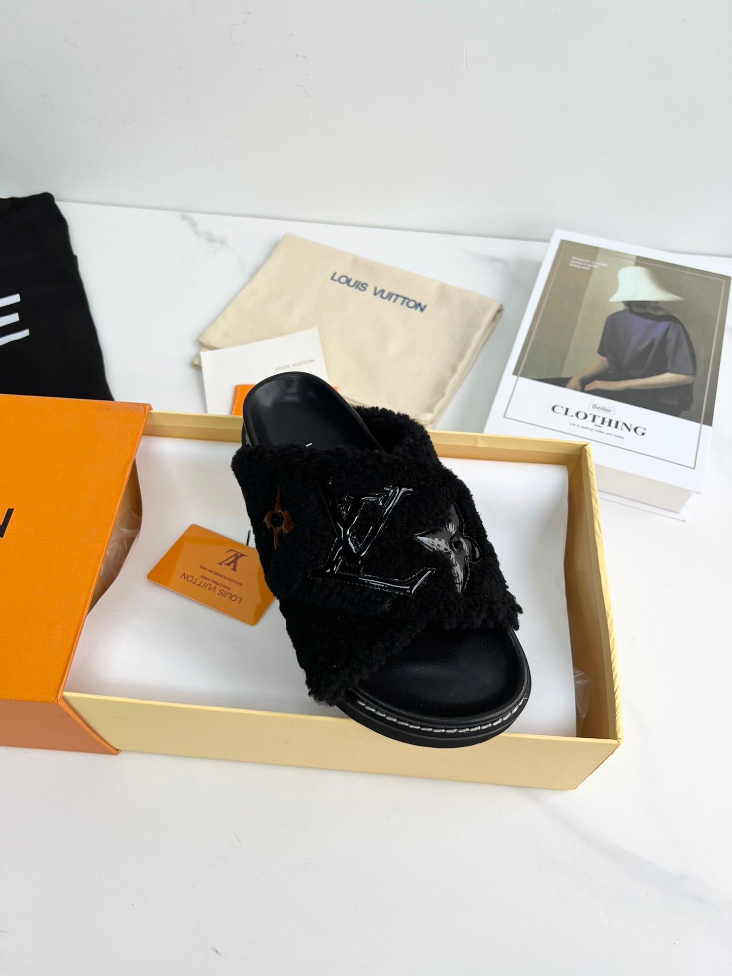 Black LP flat comfort mule