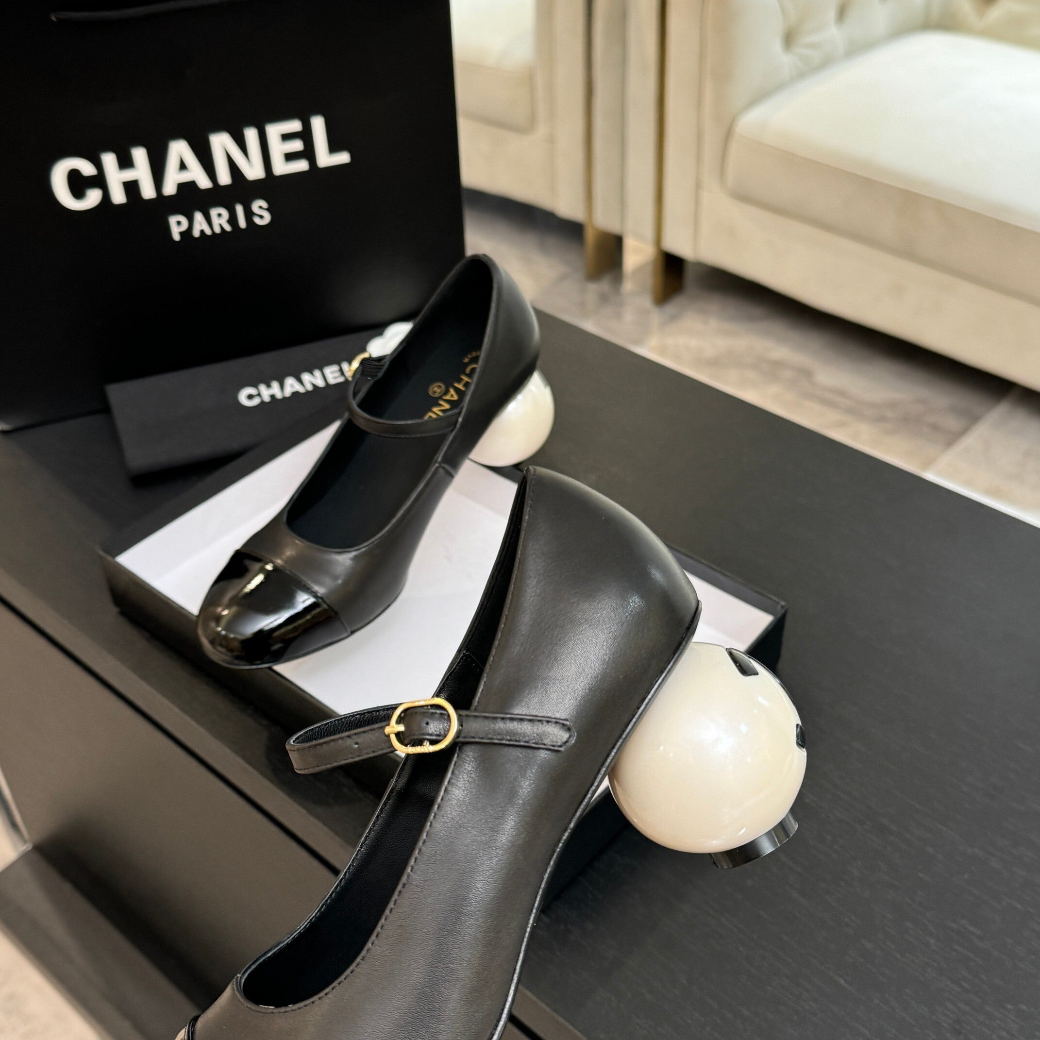 Black Mary Janes Pump