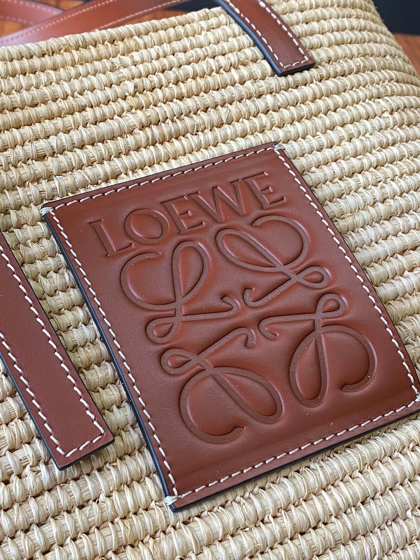 Natural & pecan raffia small square basket bag